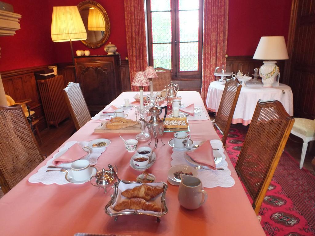 Chateau De Naze Vivy-Saumur Екстер'єр фото