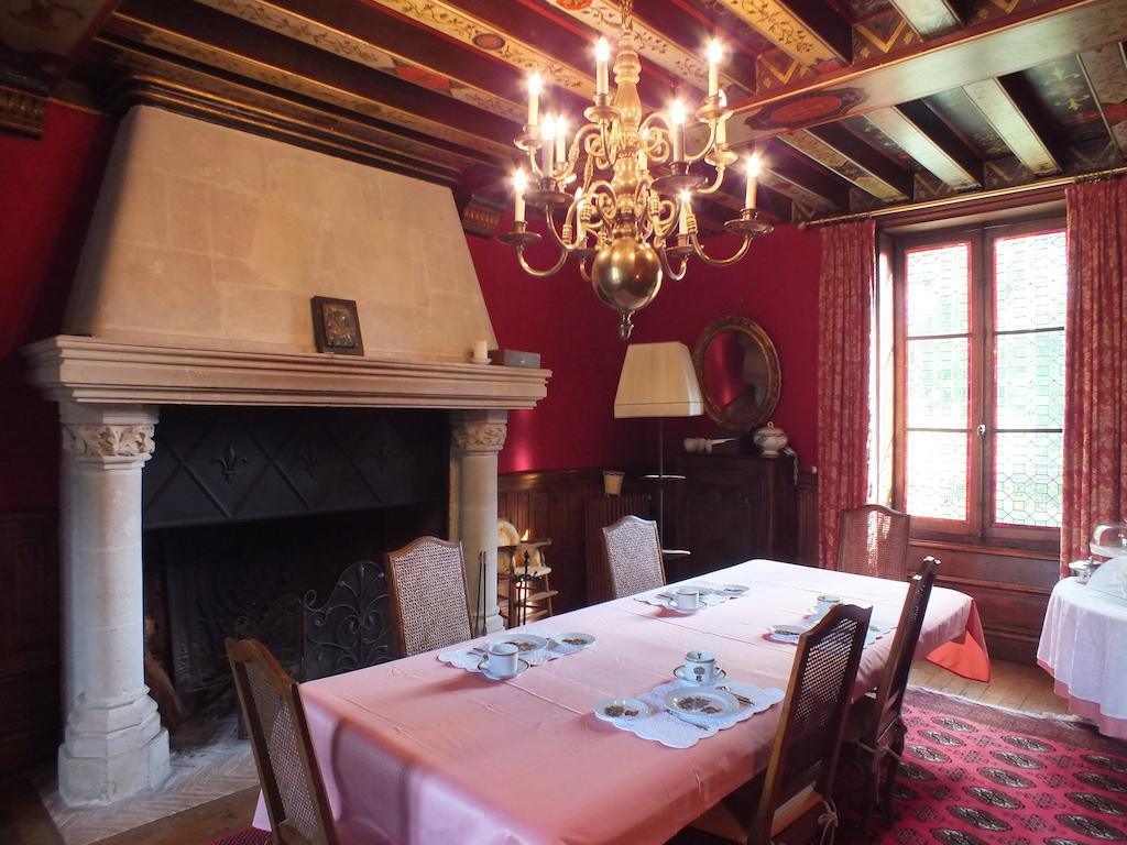 Chateau De Naze Vivy-Saumur Екстер'єр фото